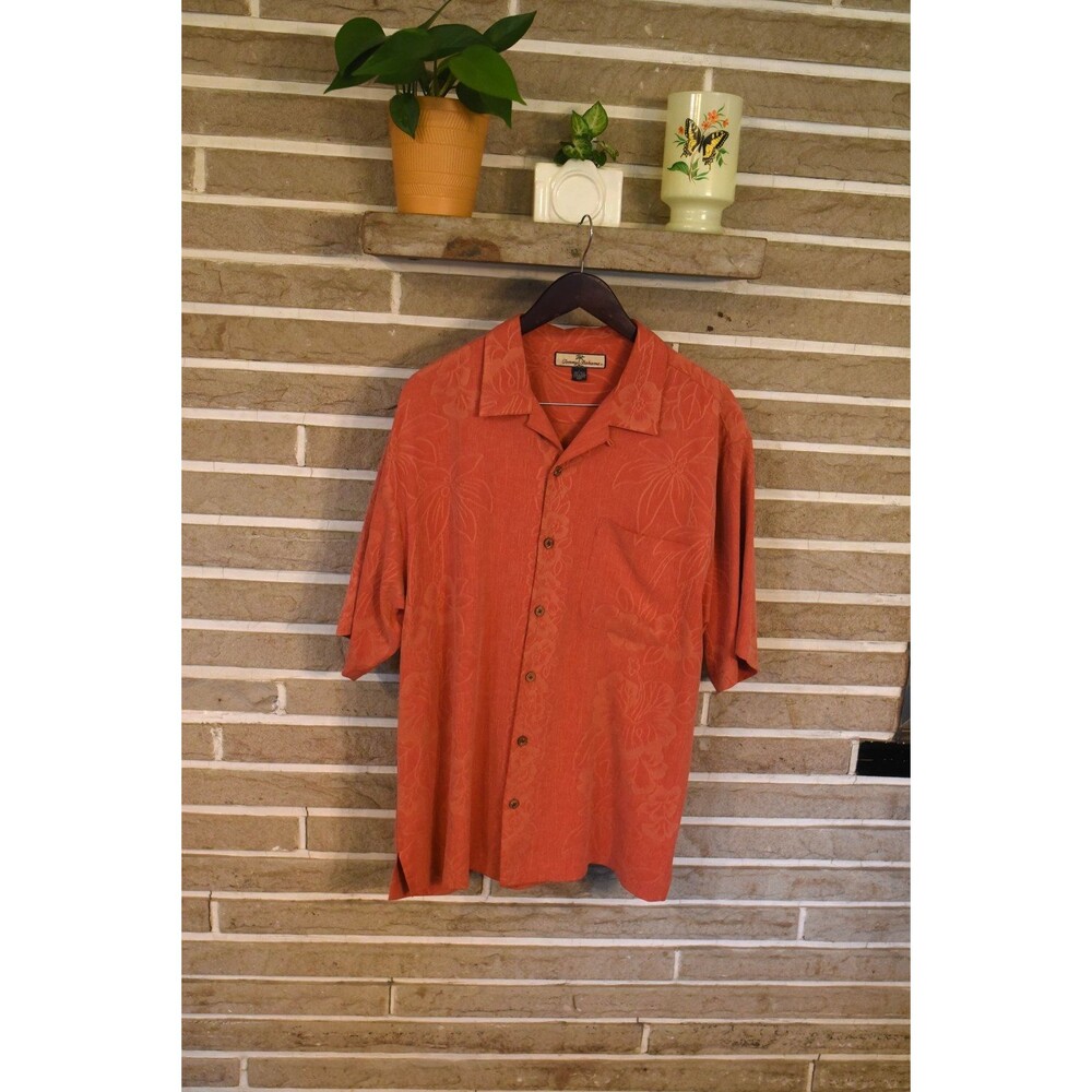 Tommy Bahama Shirt Mens L Short Sleeve Red 100% SILK floral beachy vacation